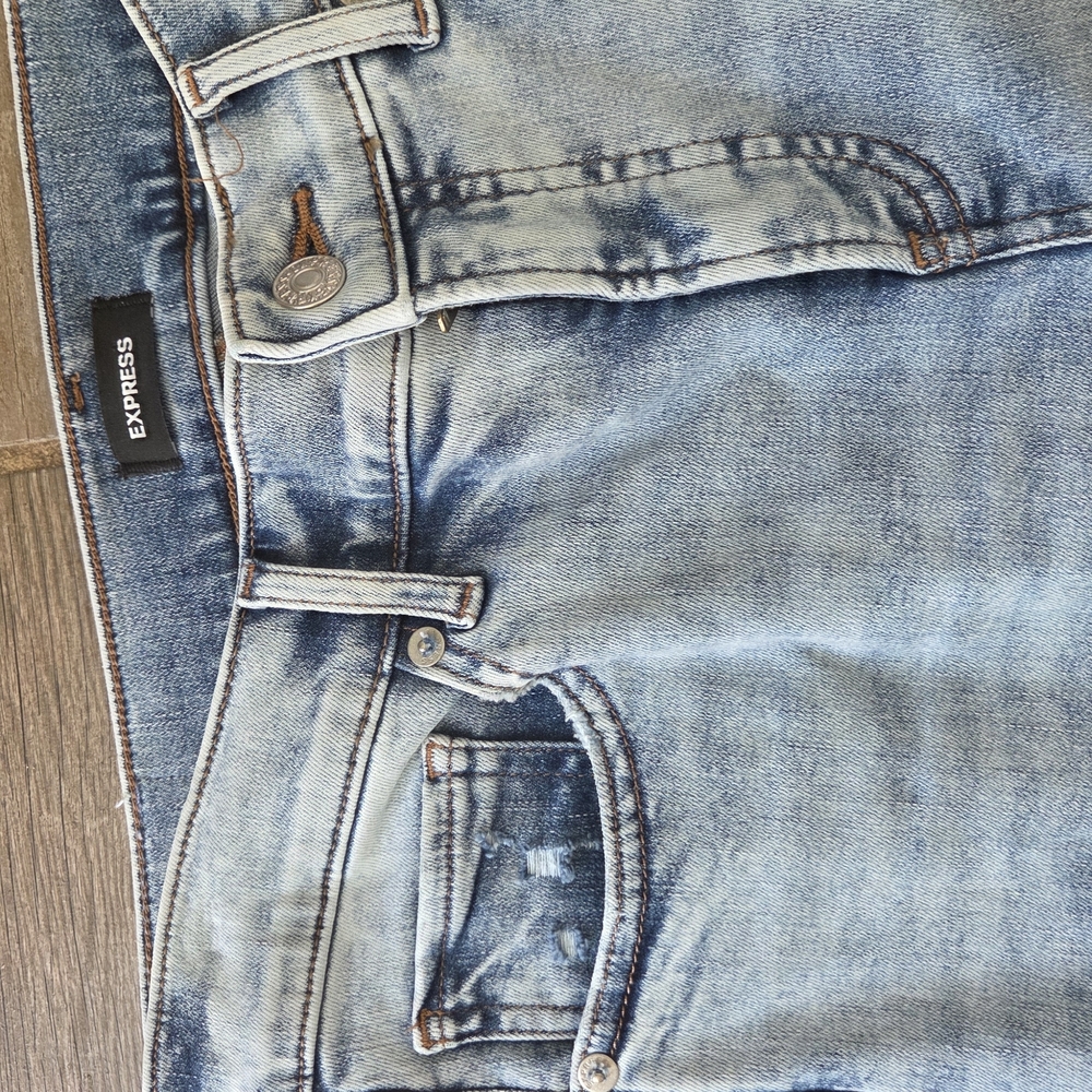Express Skyscraper Mid Rise Jeans - Picture 12 of 13